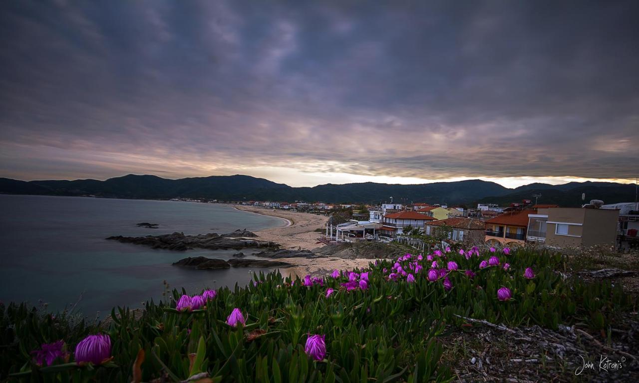 House Kostas On The Beach ซาร์ตี ภายนอก รูปภาพ