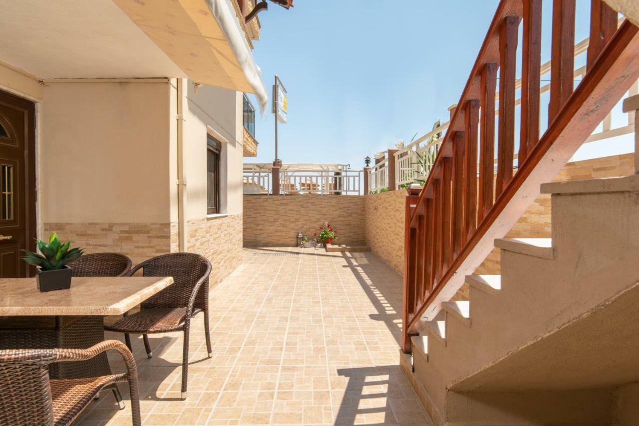 House Kostas On The Beach ซาร์ตี ภายนอก รูปภาพ